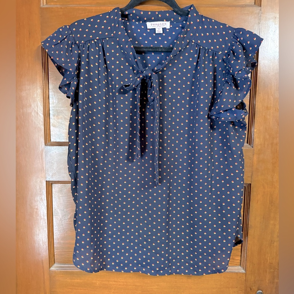 Tempted Los Angeles Blouse Womens 1X V Neck Tie Flutter Sleeve Tiny flower Navy
